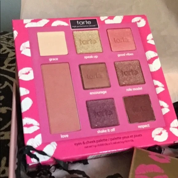 New Tarte Leave Your Mark Vol II Eye Cheek Palette - Picture 5 of 5
